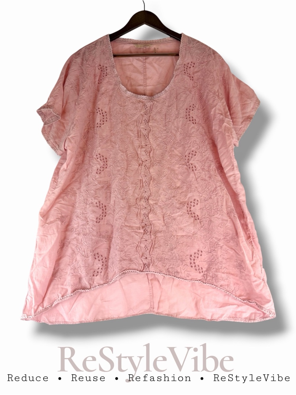 SOFT SURROUNDINGS Women’s Size 1X Top Shirt Blouse Embroidered Details Lace Edge